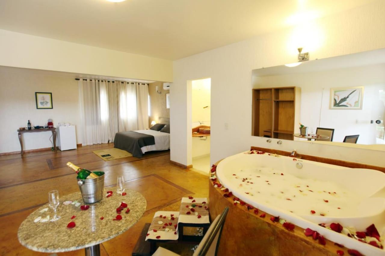 Chappada Hotel Алту-Параизу-ди-Гояс Экстерьер фото